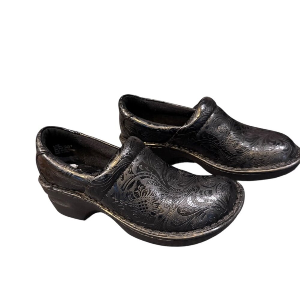 b.o.c. women's paisley tooled black clogs Size 6.5 EUC